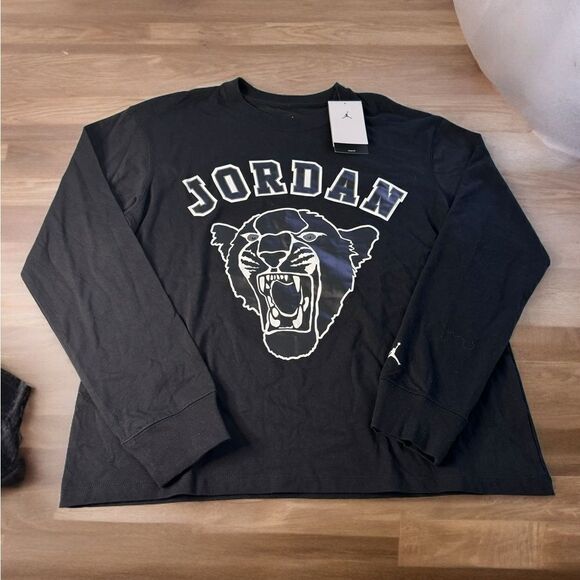 NWT Jordan Long Sleeved Tee Small - Picture 1 of 6